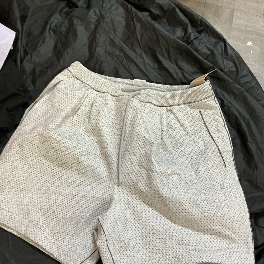 Nike Light Gray Athletic Men's Shorts